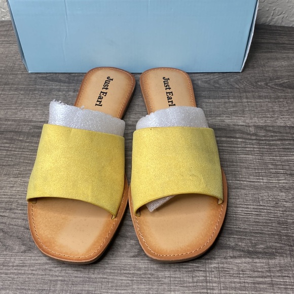 Yellow flip flop - Picture 2 of 5